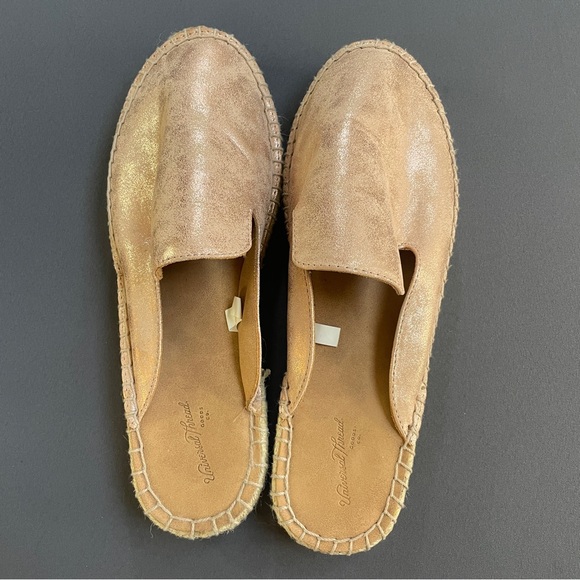 Universal Thread Gold Mules - Picture 5 of 8